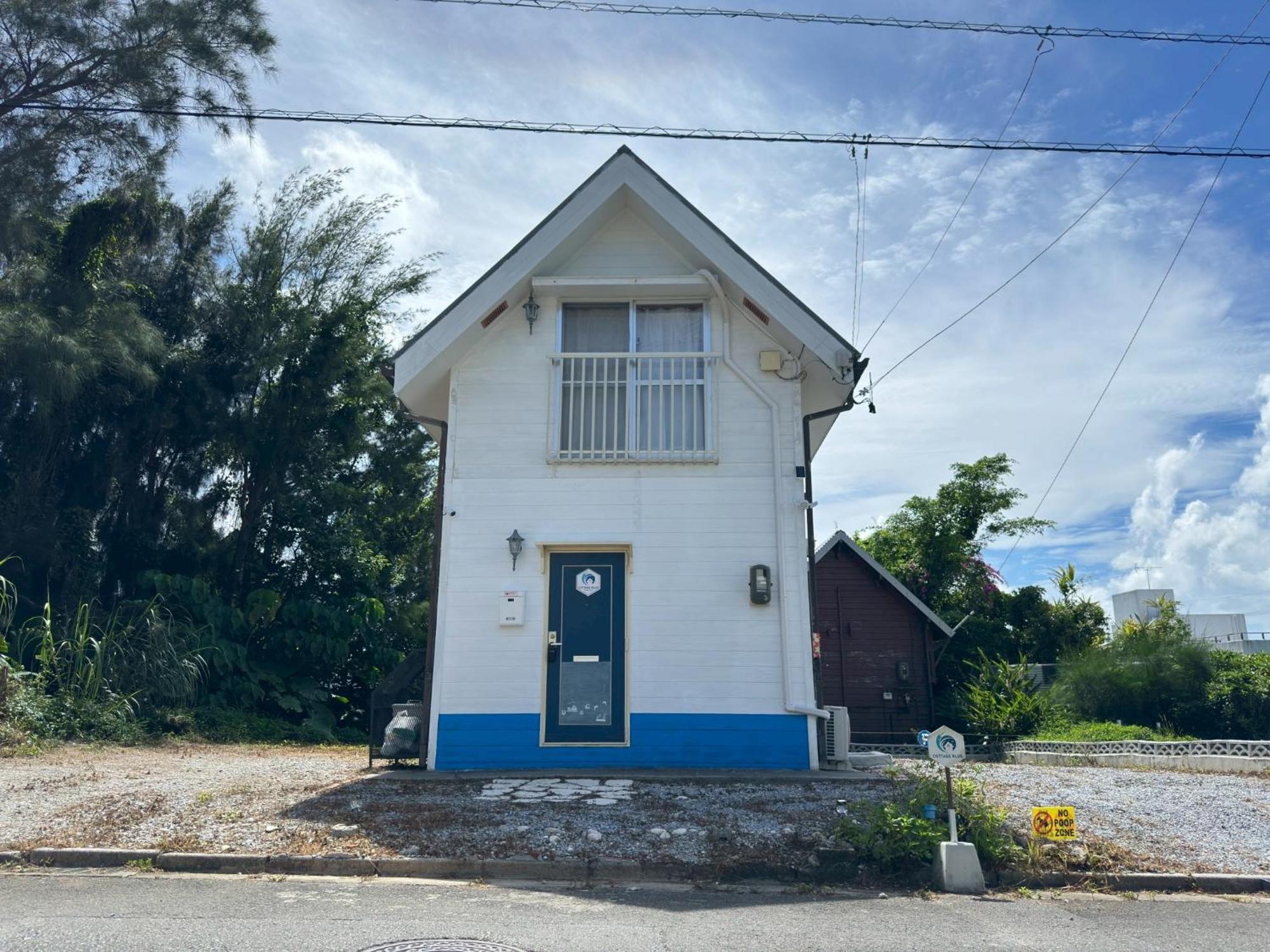 Cottage Blue Onna Exteriör bild