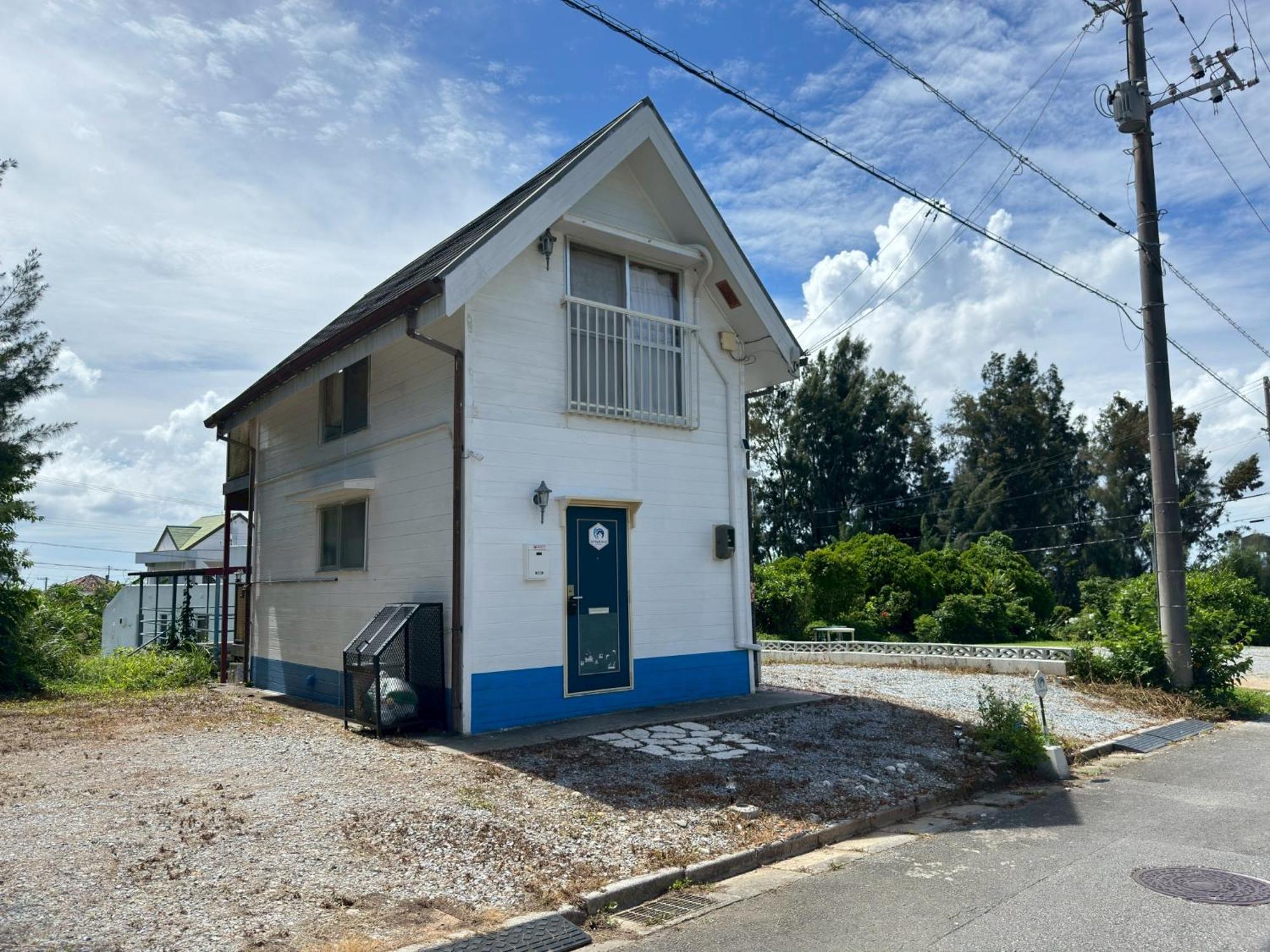 Cottage Blue Onna Exteriör bild